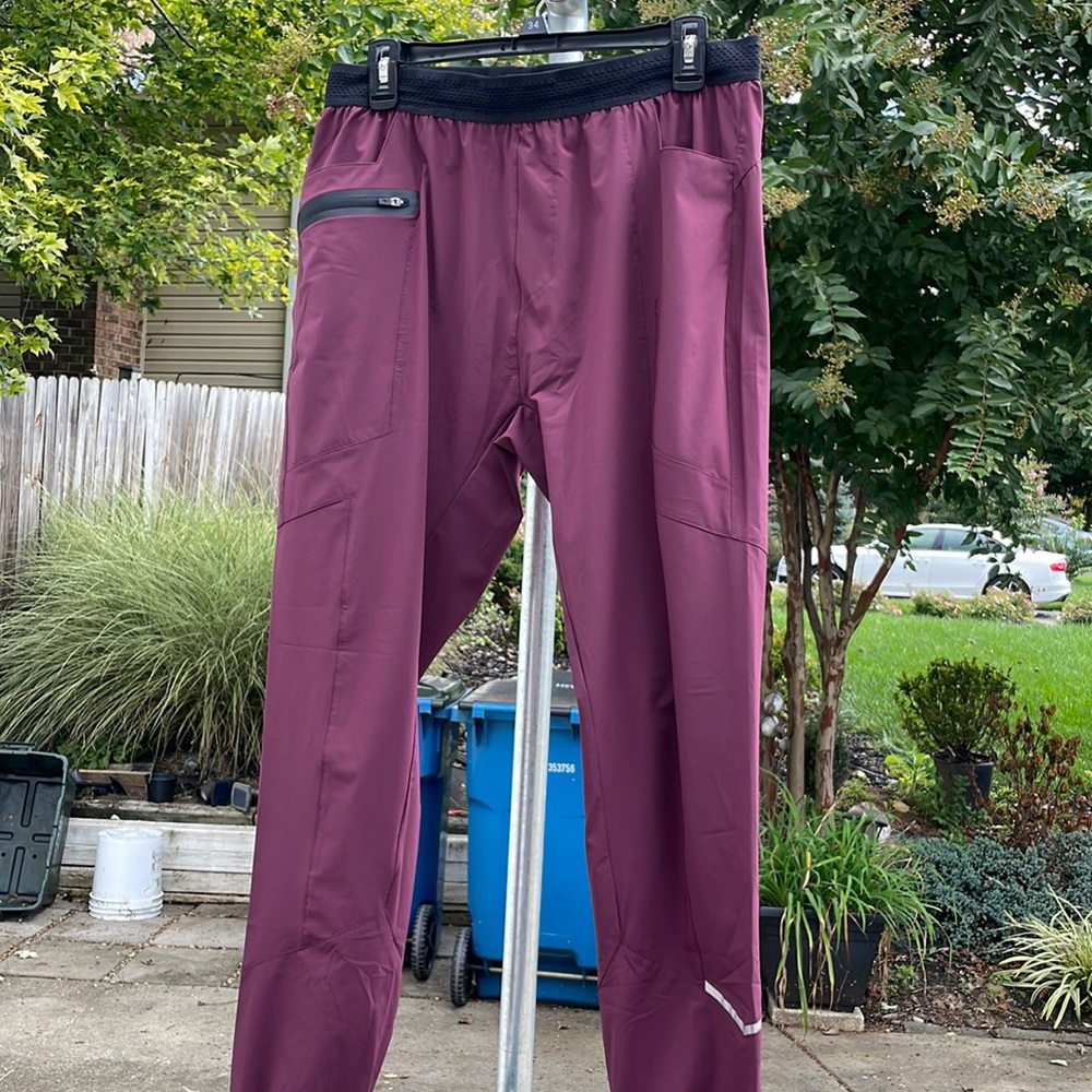 Alphalete studio joggers